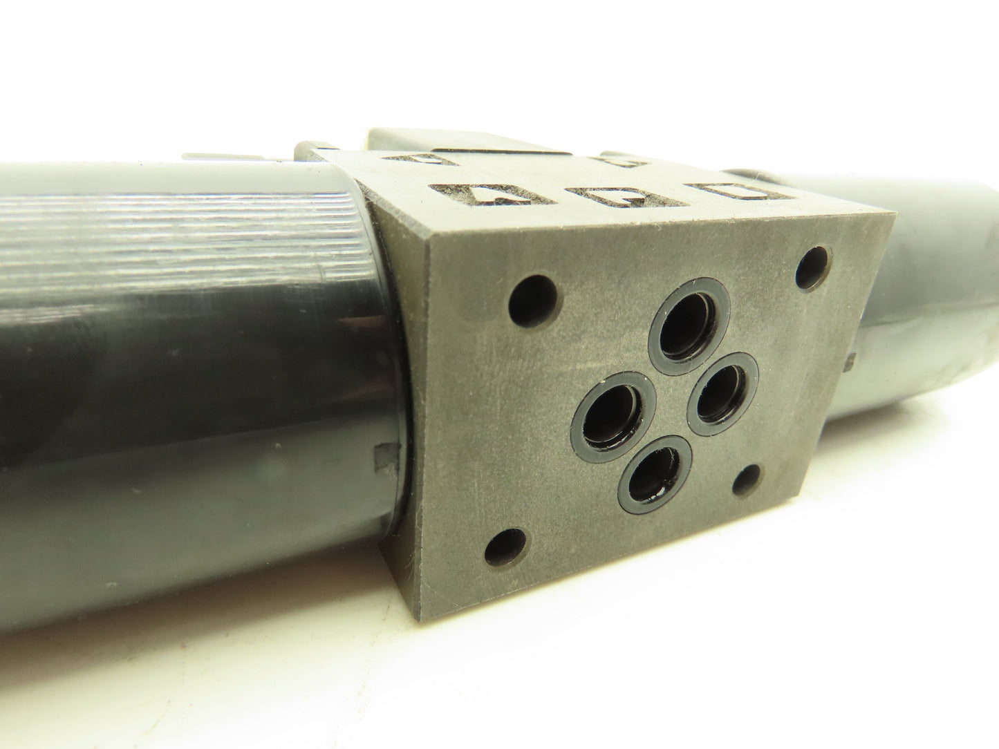 Nachi SE-G01-E3X-GR-D2-5453A Hydraulic Directional Control Solenoid Valve 24VDC