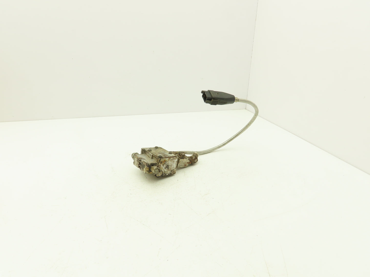 Nordson 8503693 Solidblue S T Hot Melt Adhesive Glue Gun Applicator 240V