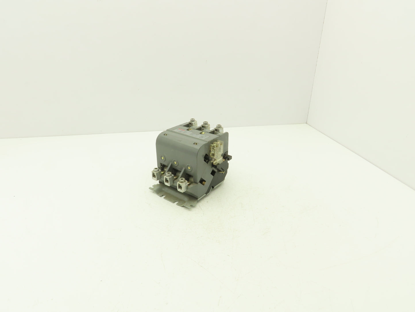 Furnas 40HP32AF Contactor Motor Starter 3Ph 600v 50Hp Ser A Coil 120v Size 3 90A