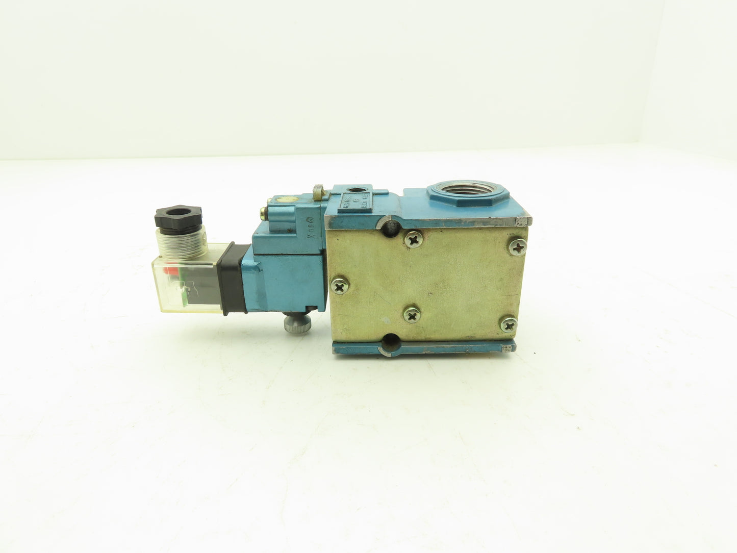 MAC 56C-37-874JC Pneumatic Piloted Solenoid Valve 3-Way 24VDC 150PSI 3/4NPT