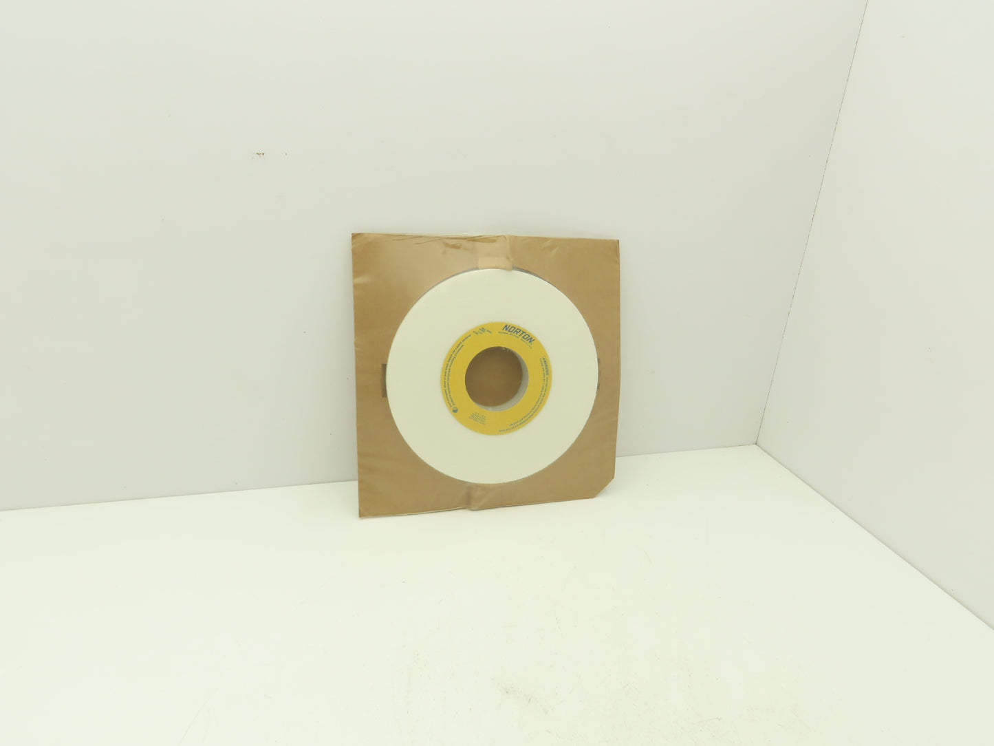 Norton 66253160895 White Grinding Wheel 10"OD x 1"W x 3"ID 2485 RPM 38A46-KVBE