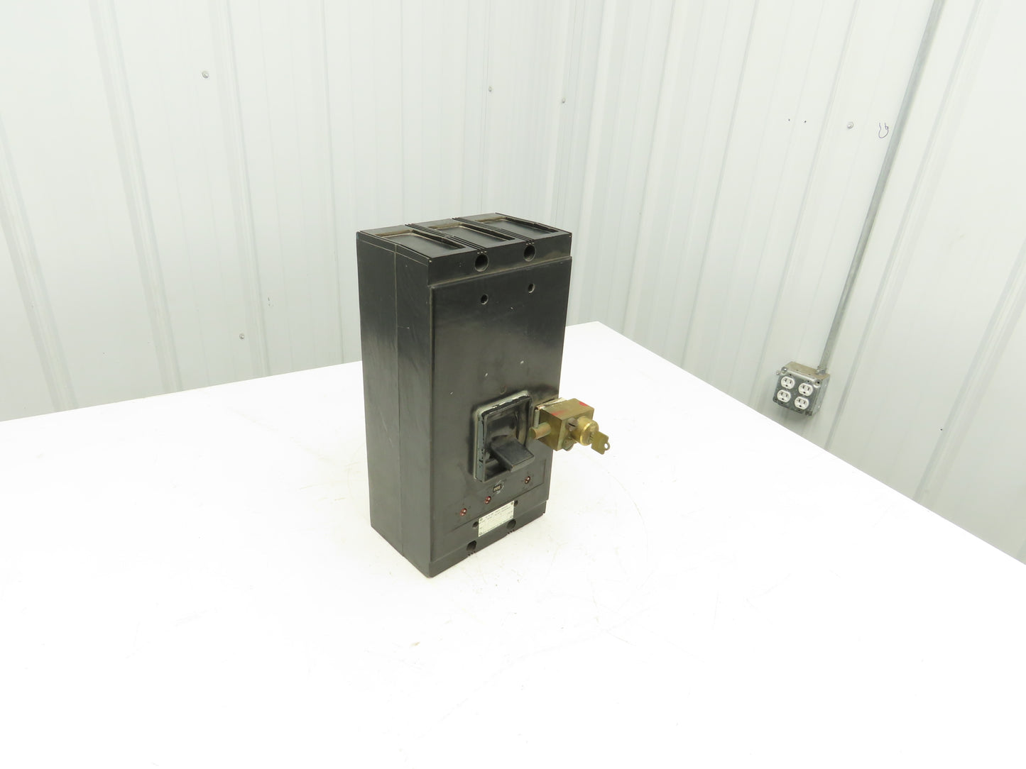 Westinghouse AB De-Ion Circuit Breaker 1000A 3-Pole Shunt 600VAC Mag Trip