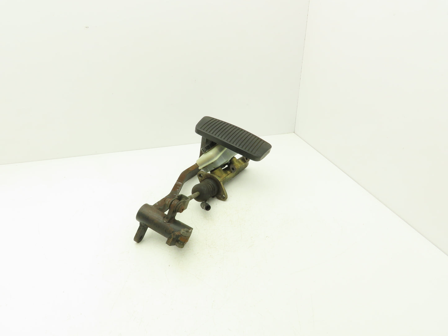 Yale Forklift Brake Pedal Master Cylinder Assembly Off ERC060GHN36TE084