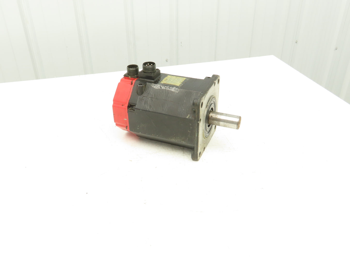 Fanuc A06B-0142-B076 AC Servo Motor 2.1kW 186v 3Ph 2000RPM Encoder A8600360T211