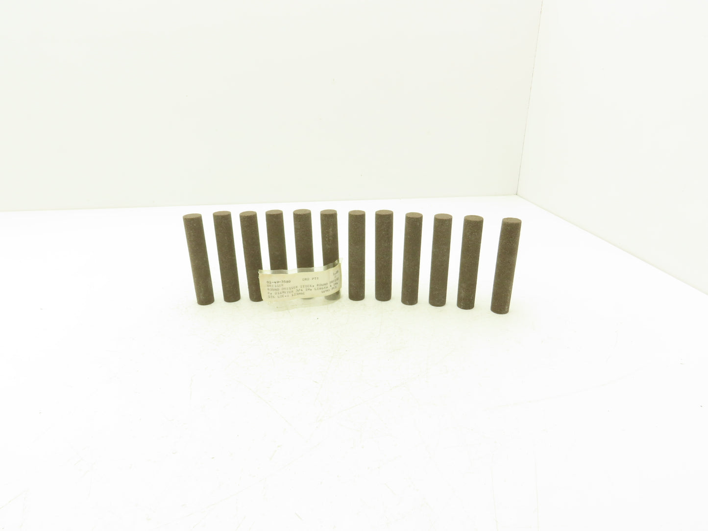 NA 01-49-3580 Dressing Stick Round 3/4" x 4" Lot of 12