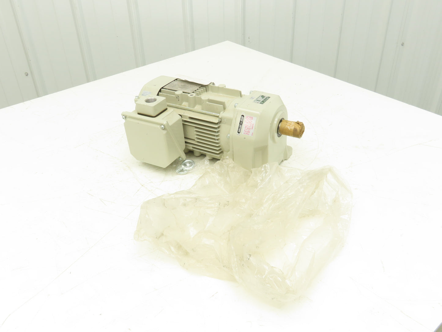 Sumitomo SM Cyclo Gearmotor 5:1 Ratio 350rpm 1Hp 240/480V 3PH 80M TC-FXPA