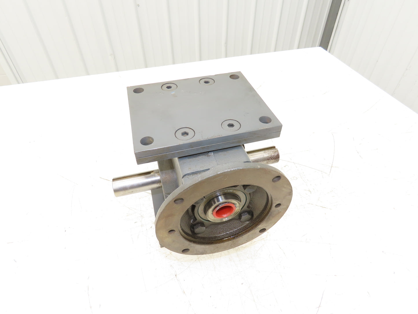 Winsmith 924MWUS22000C1 Worm Gearbox 15:1 Reducer 2.08Hp 117 RPM Dual Shaft 145T