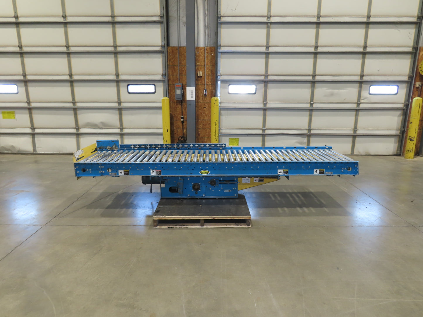 Hytrol ABEZ 30"x 11' EZLogic Accumulation Roller Conveyor 27"BF Center Drive 3PH
