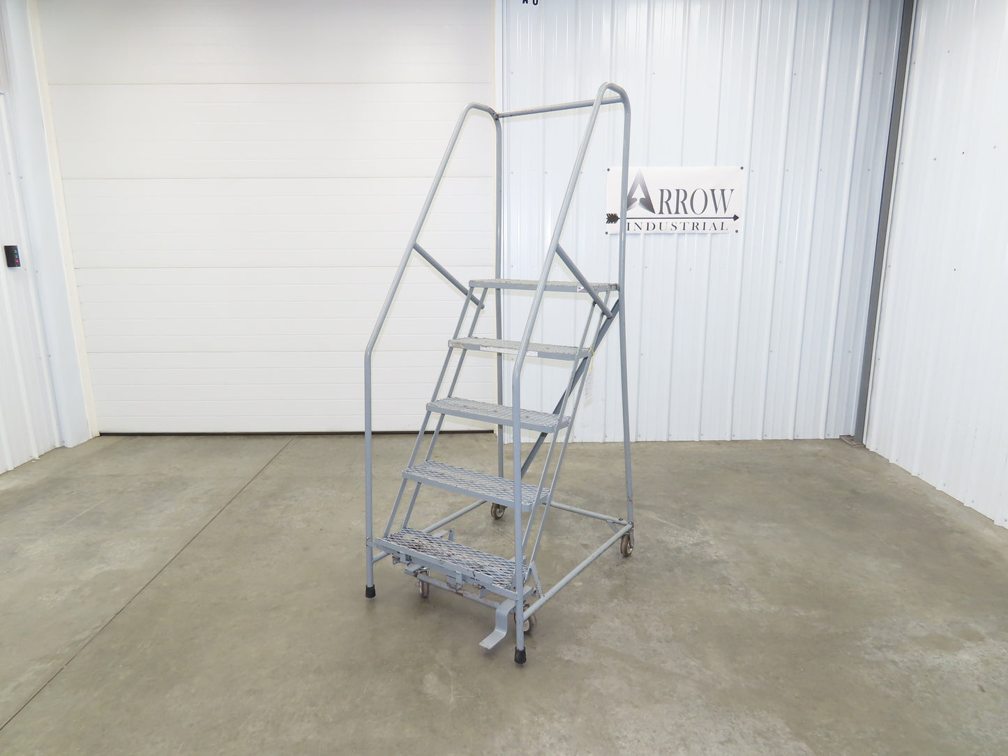 Uline H-84-110 Rolling Ladder 5 Step 10" Work Platform 50" Top Step 450lbs