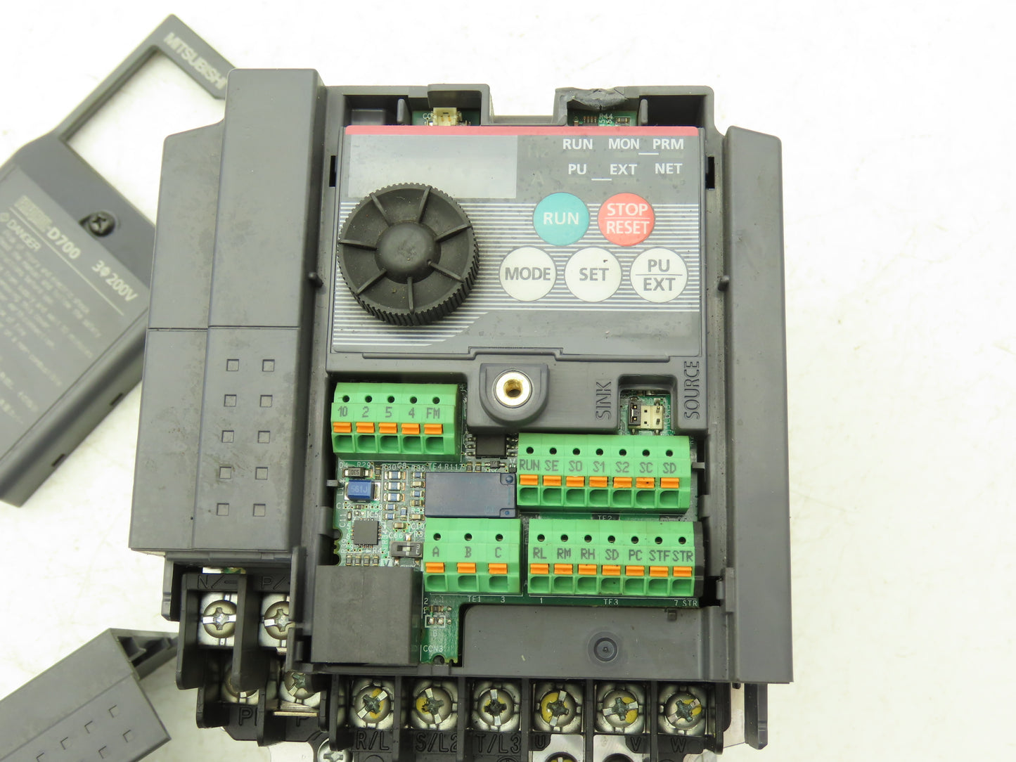 Mitsubishi Electric FR-D720-1.5K AC Servo Inverter Drive 1.5kW 2Hp 200-240V 3Ph