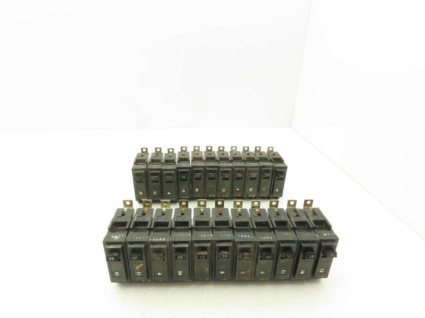 General Electric TQB1120 Circuit Breaker 1-Pole 20A Bolt-On 120/240V Lot of 22