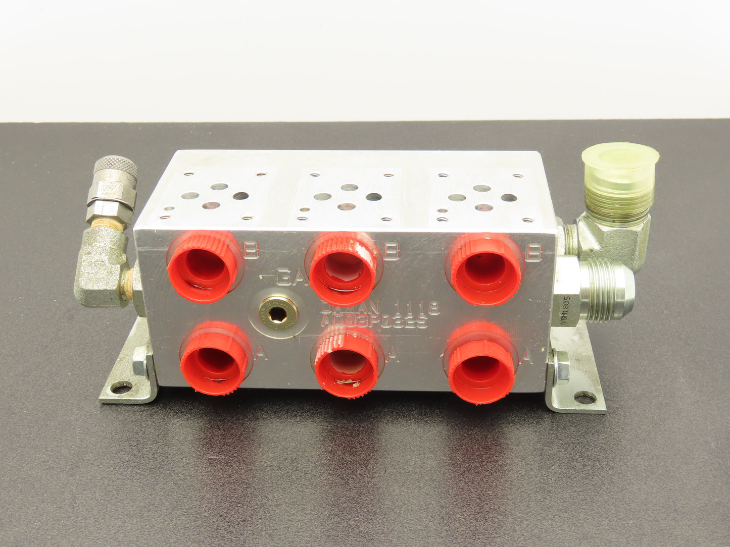 Daman AD03P032S 3 Position D03 Parallel Circuit Manifold SAE 2.13" Valve Spacing