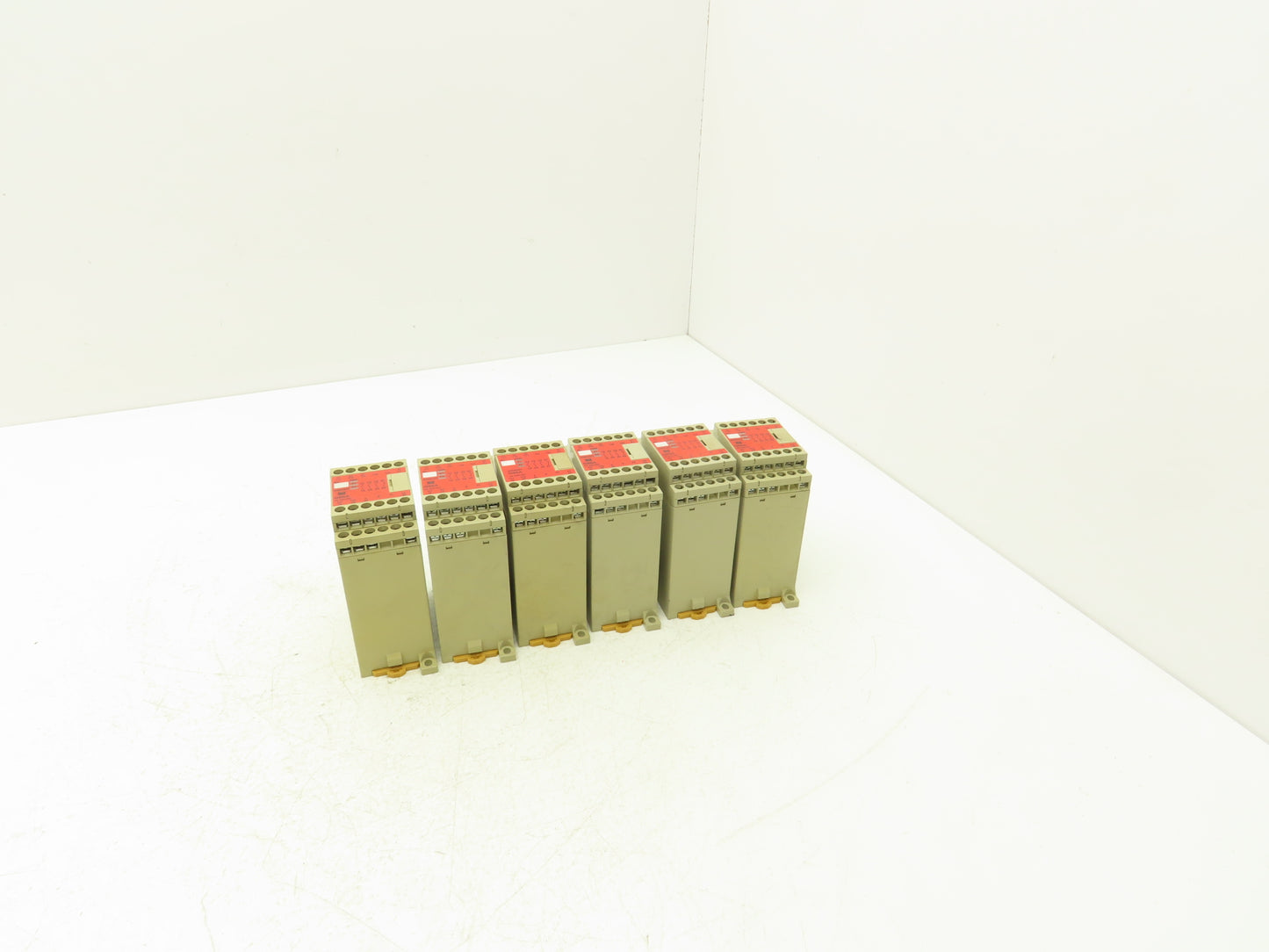 Omron STI G9SA-301 Dual Channel Safety Relay Unit 24VAC/DC Lot of 6