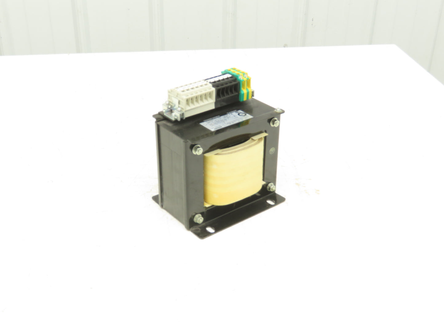 Kasuga DVS840UTE1500 Step-Down Power Transformer 840VA 1Ph Pri 240V Sec 120V