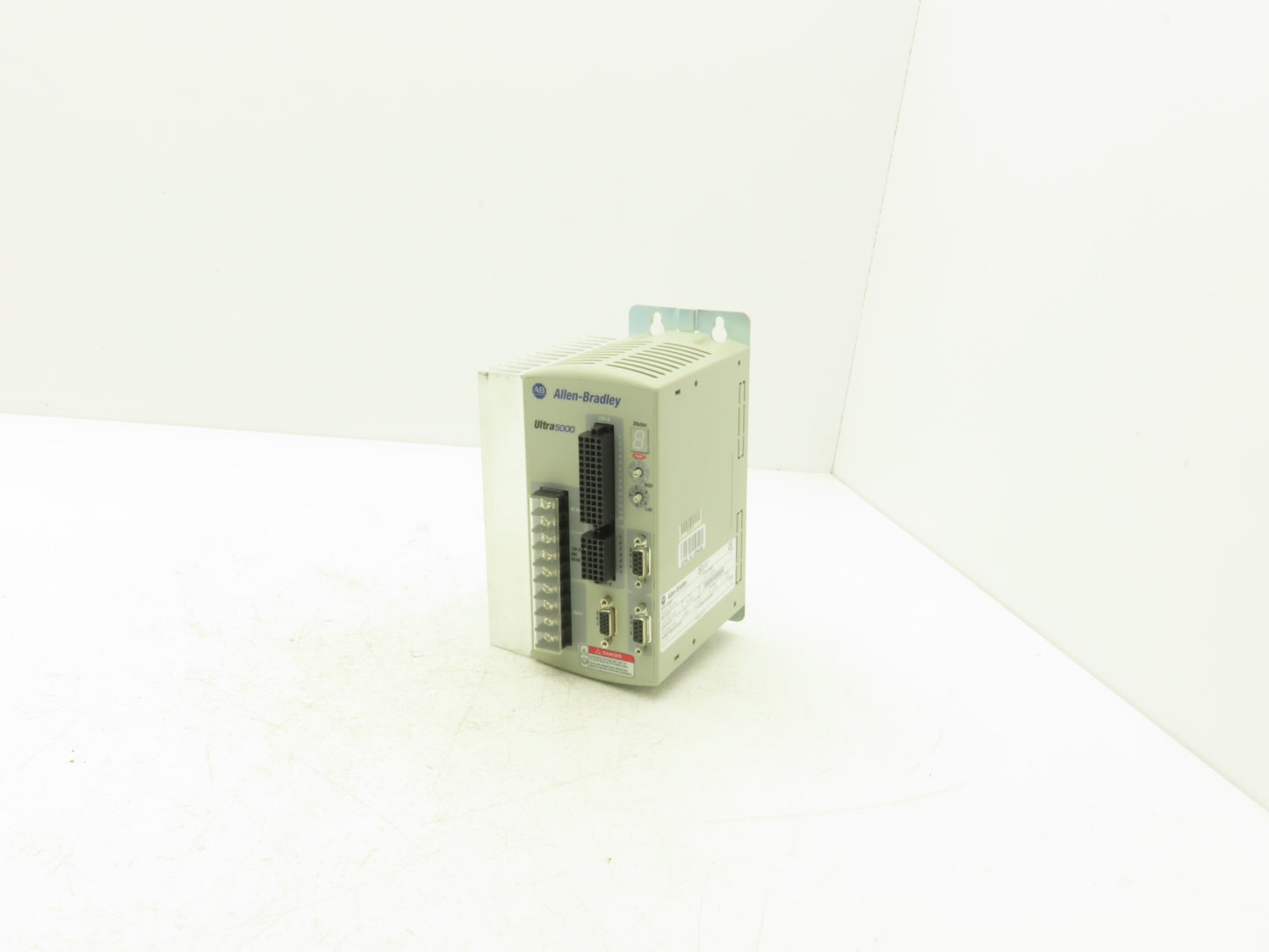 Allen Bradley Ultra 5000 2098IPD010 Intelligent Positioning Drive 120/240VAC 1Ph