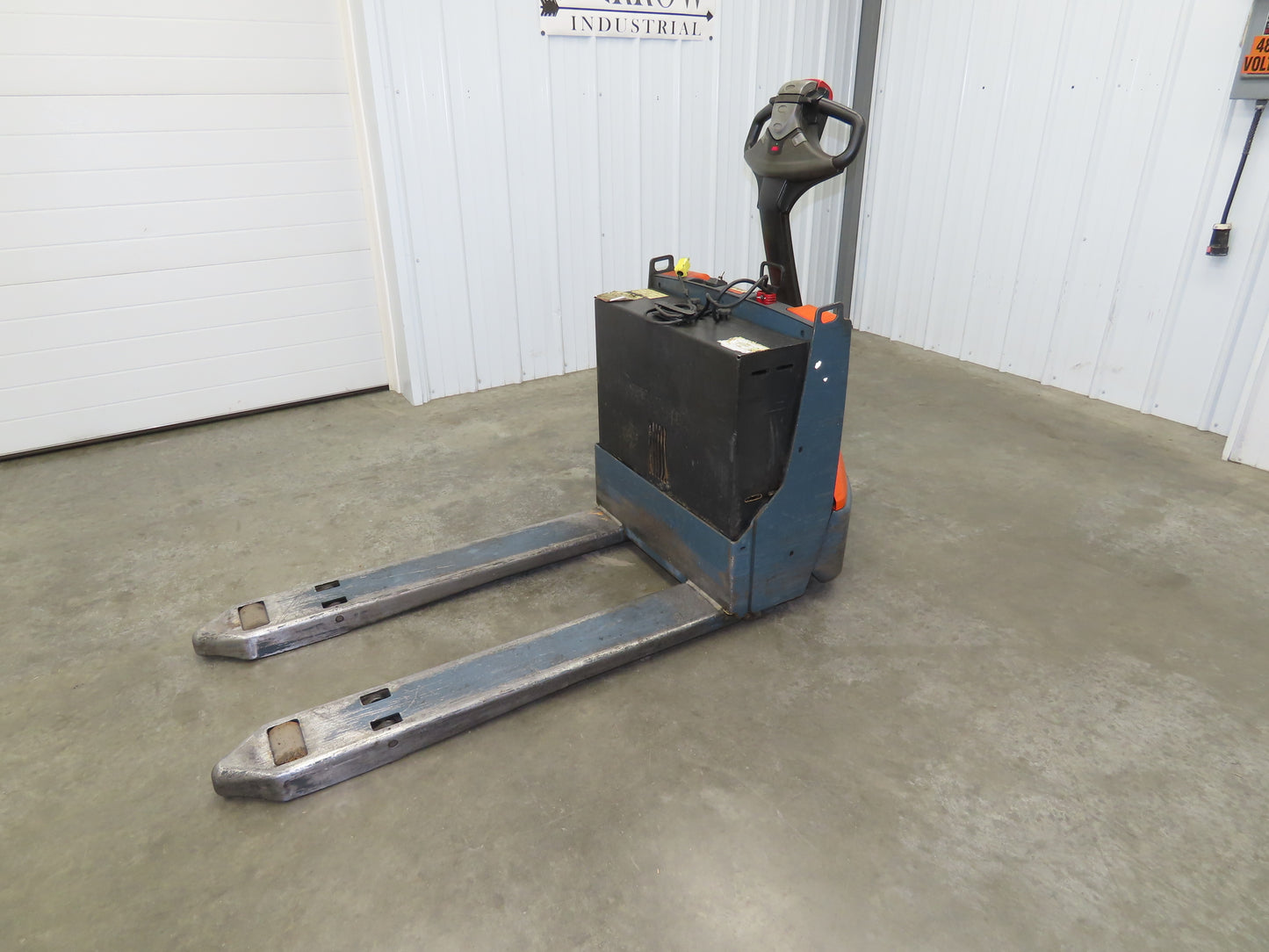 Toyota 8HBW23 Electric Walkie Pallet Jack 4500 lb 45" Forks 8.5" Lift 24V 1250H