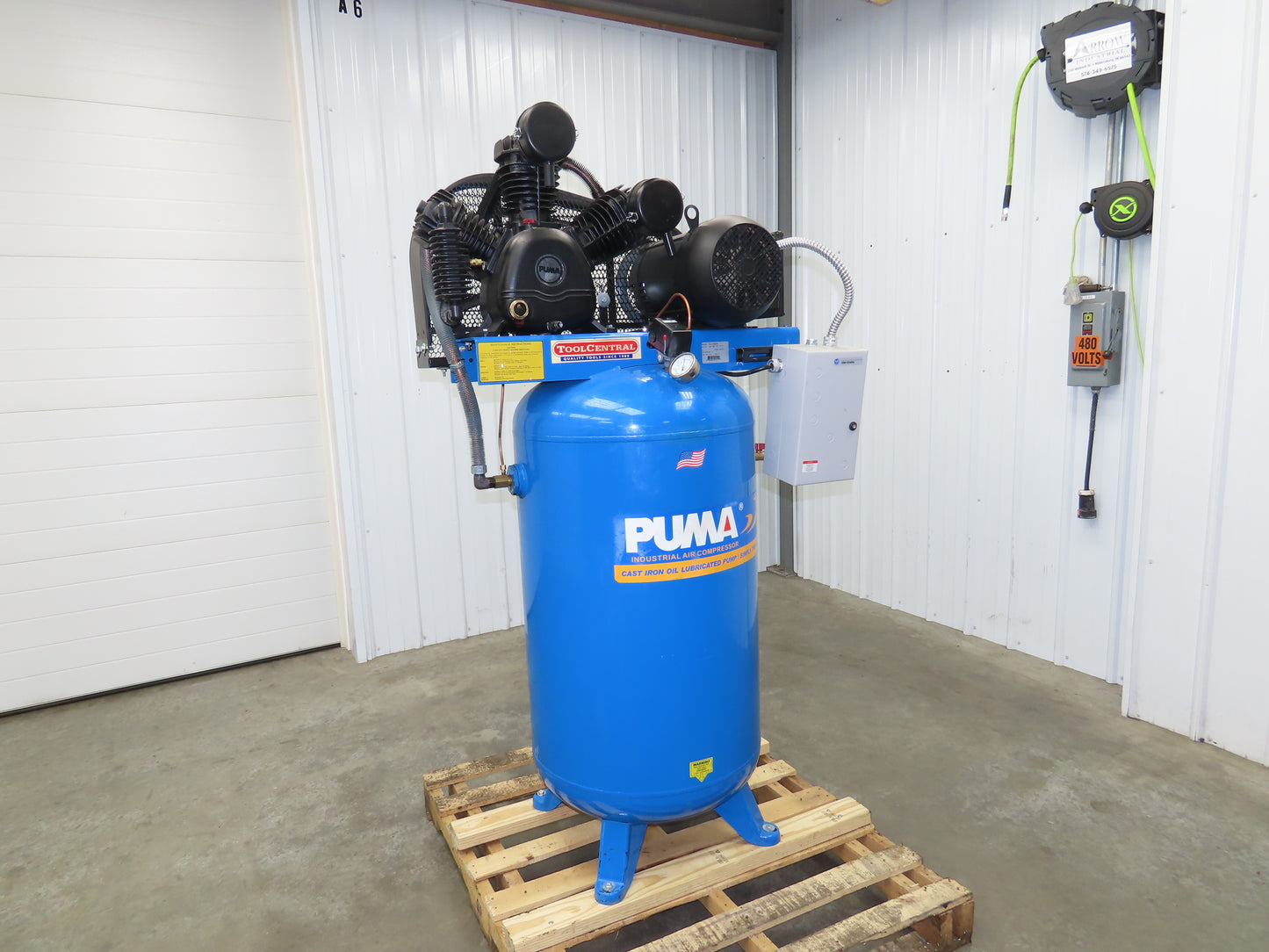 Puma TUE-7580VM Reciprocating Air Compressor 24.8CFM 7.5HP 230V 1 Phase 80 Gal