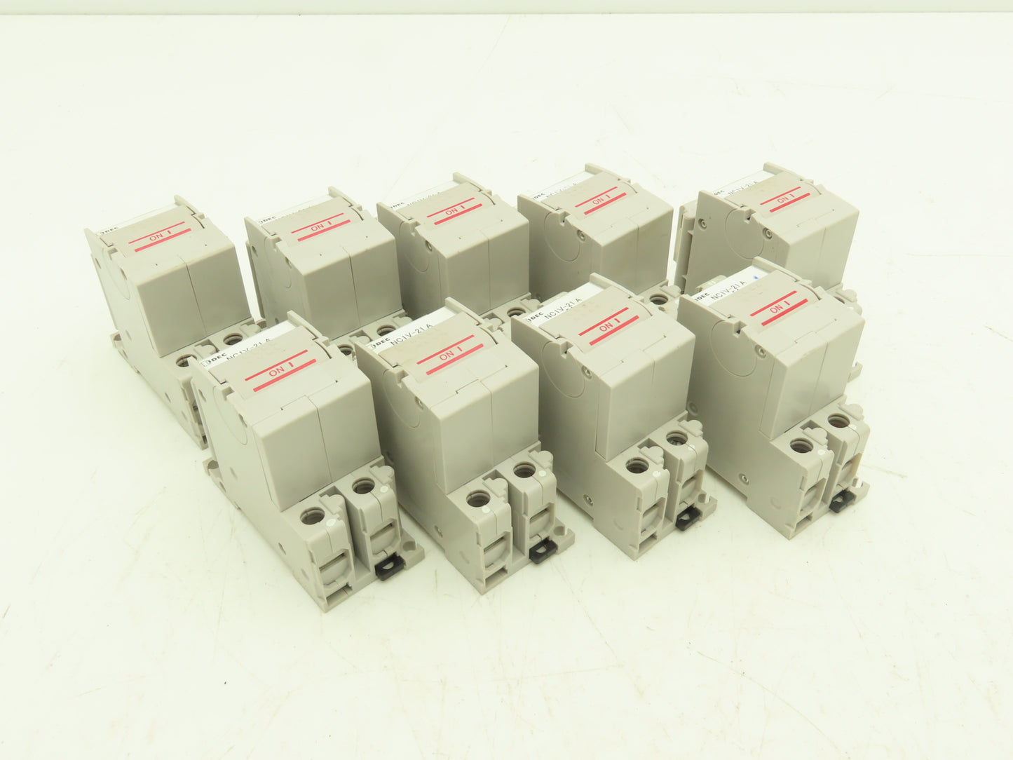 IDEC NC1V-2100 5 Amp Circuit Protector 2 Pole A Curve 250VAC/125VDC Lot of 9