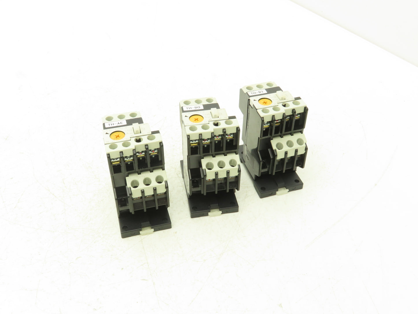 Fuji SZ-HB TZ1HB TR-ON/3 TR13D Thermal Overload Relay 0.48 - 0.72A with Adapter Base