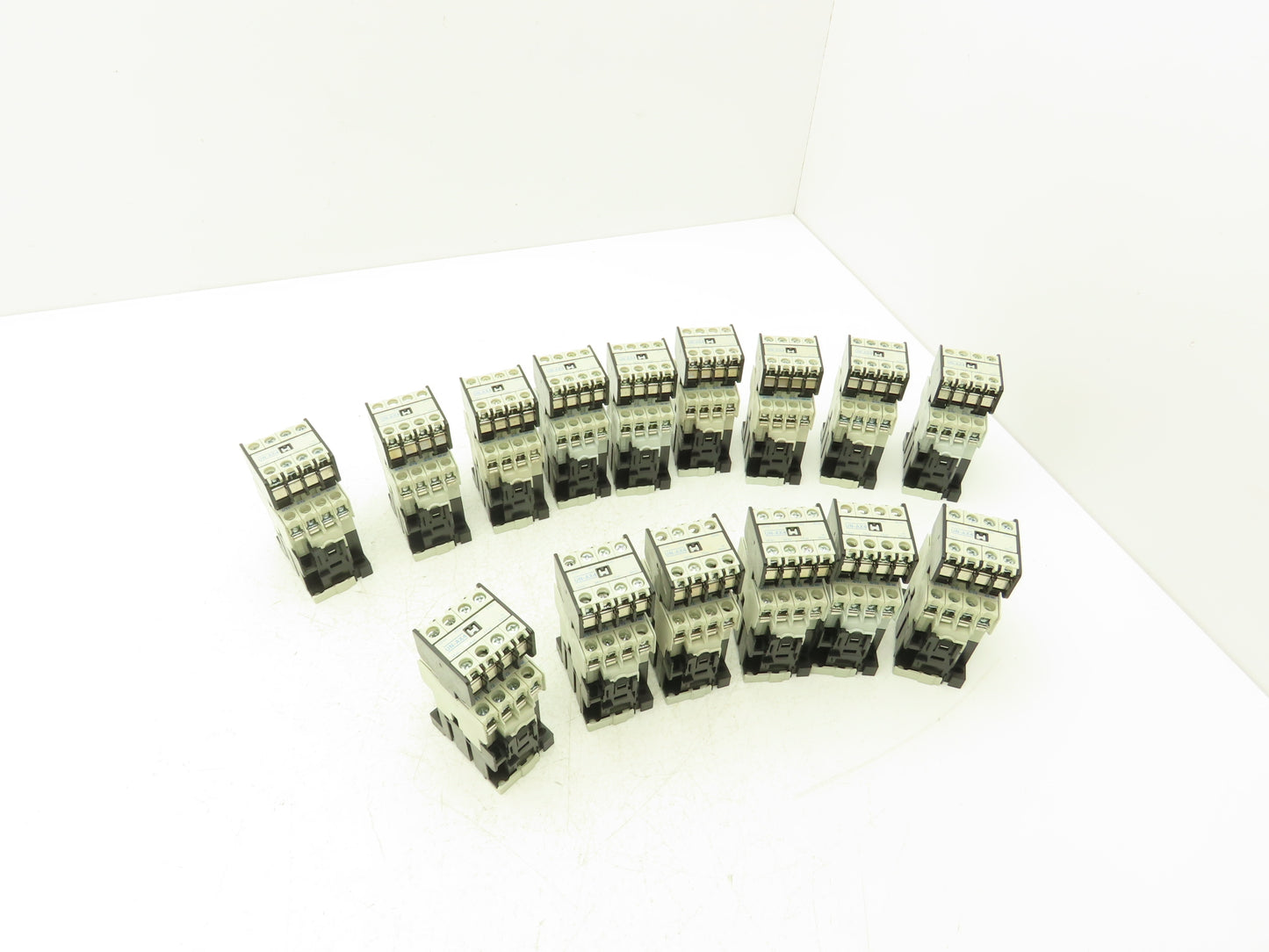 Mitsubishi Electric S-N10 Motor Starter Contactor 5Hp 13A 600VAC Lot of 15