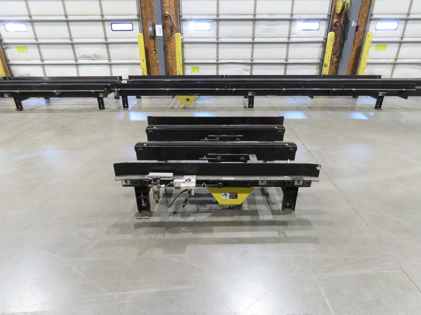42"x 60" Pallet Drag Chain Conveyor 3-Strand 1Hp 230/460V 3PH 32FPM 17-19"H