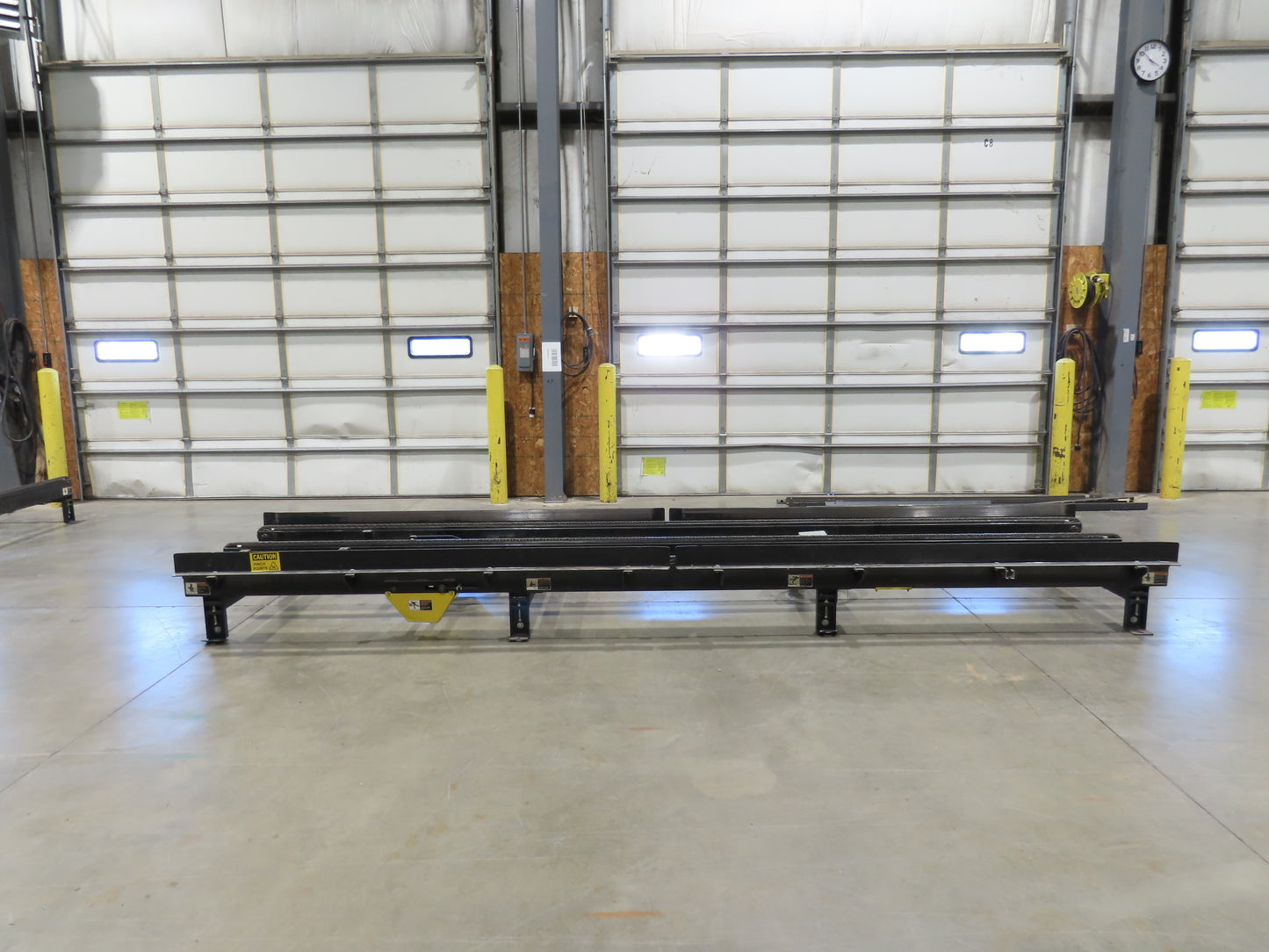 42"x 17' Pallet Drag Chain Conveyor 3-Strand 1Hp 230/460V 3PH 32FPM 17-19"H