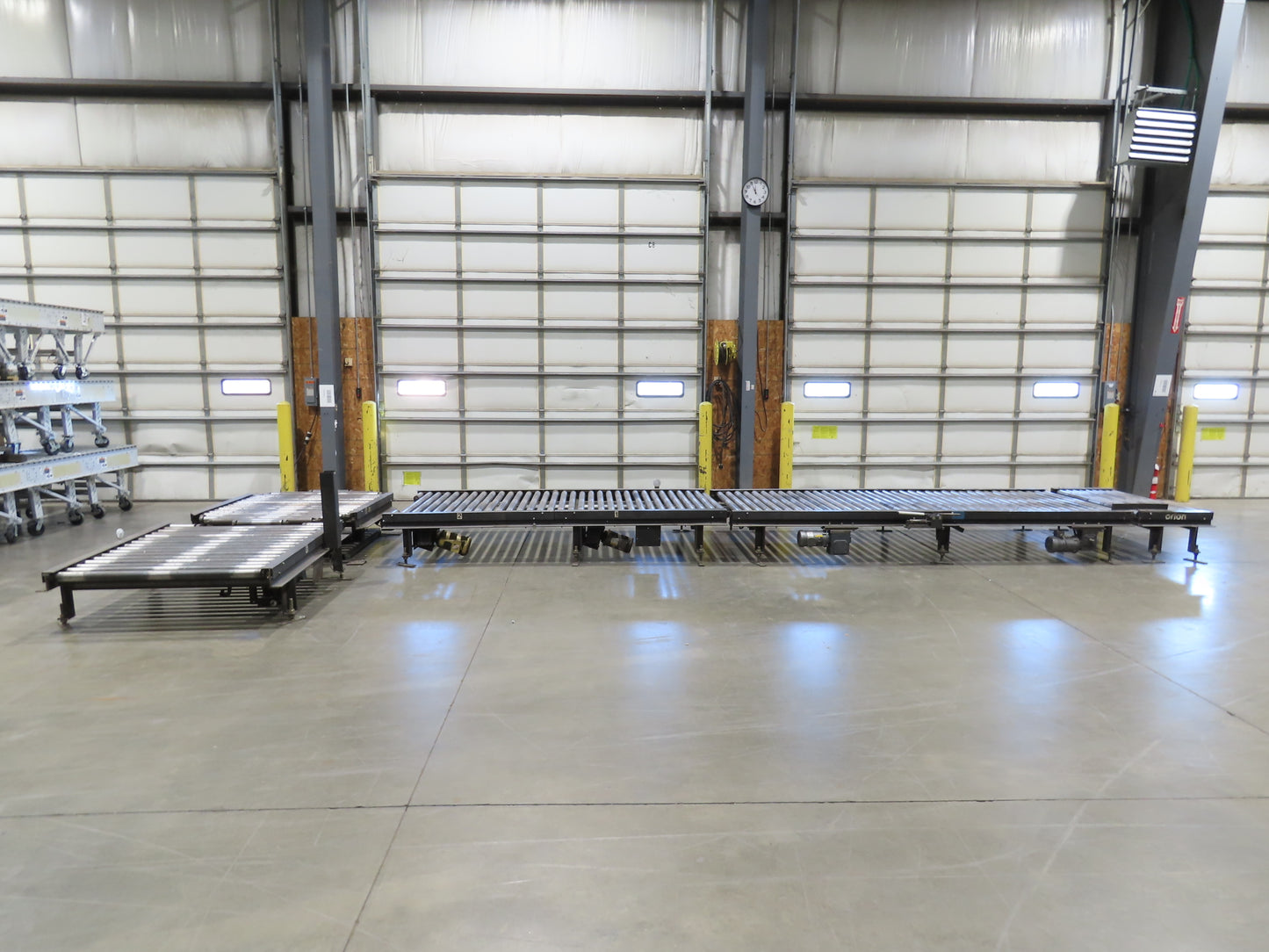 Orion 52"W x 36'L Pallet Conveyor 2.5" Roller with 90° Rotator 3PH Chain Drive