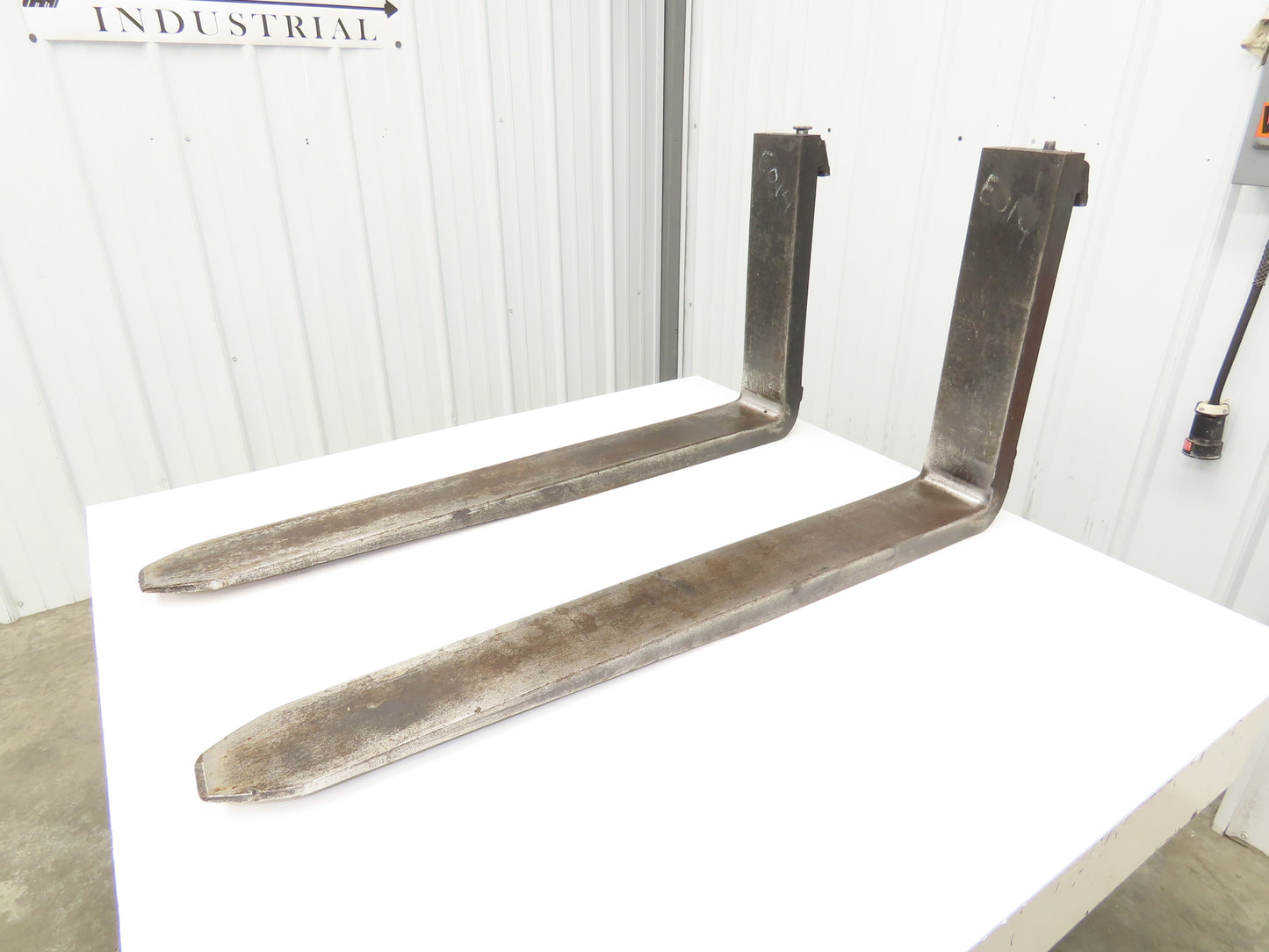 Cascade 1870686 4.75x42" Class 2 Steel Forklift Forks 16" Carriage 1-Pair READ