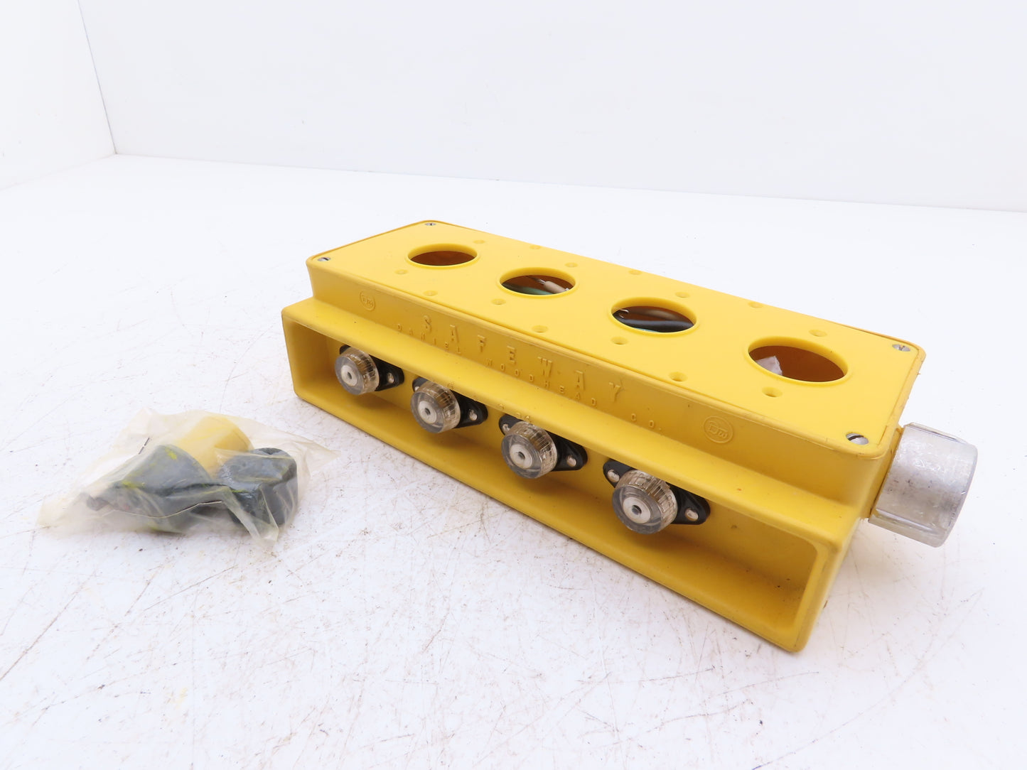 Daniel Woodhead 4004 Safeway Pendant 4 Button Station Enclosure Fuse Indicator