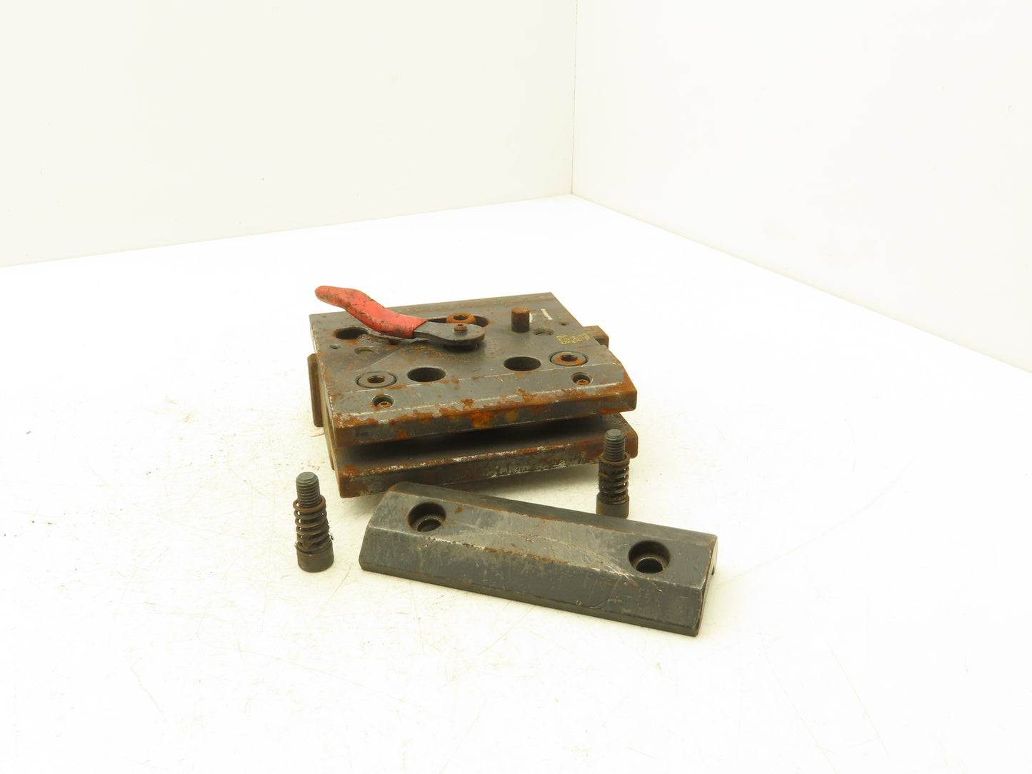 Amada 902000 Brake Press Tool Die Holder Clamp With Two Holders 1/2" Tang