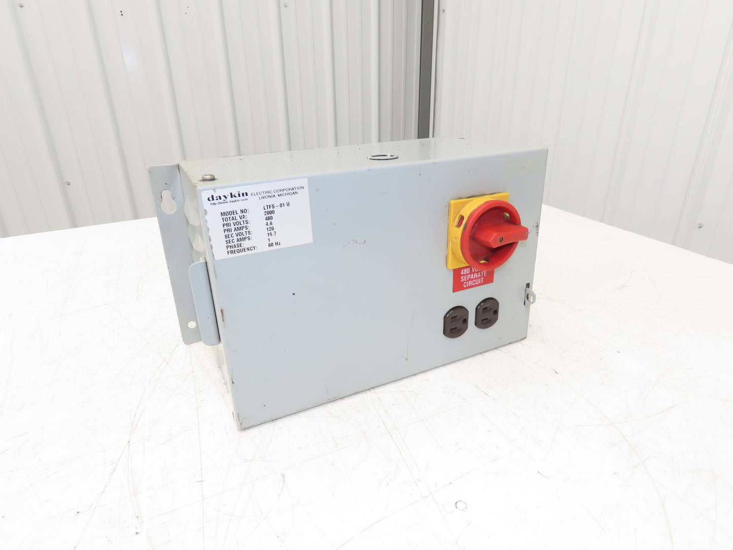 Daykin LTFS-01 U Stepdown Power Transformer Disc 2000VA HV 480V LV 120V 1PH