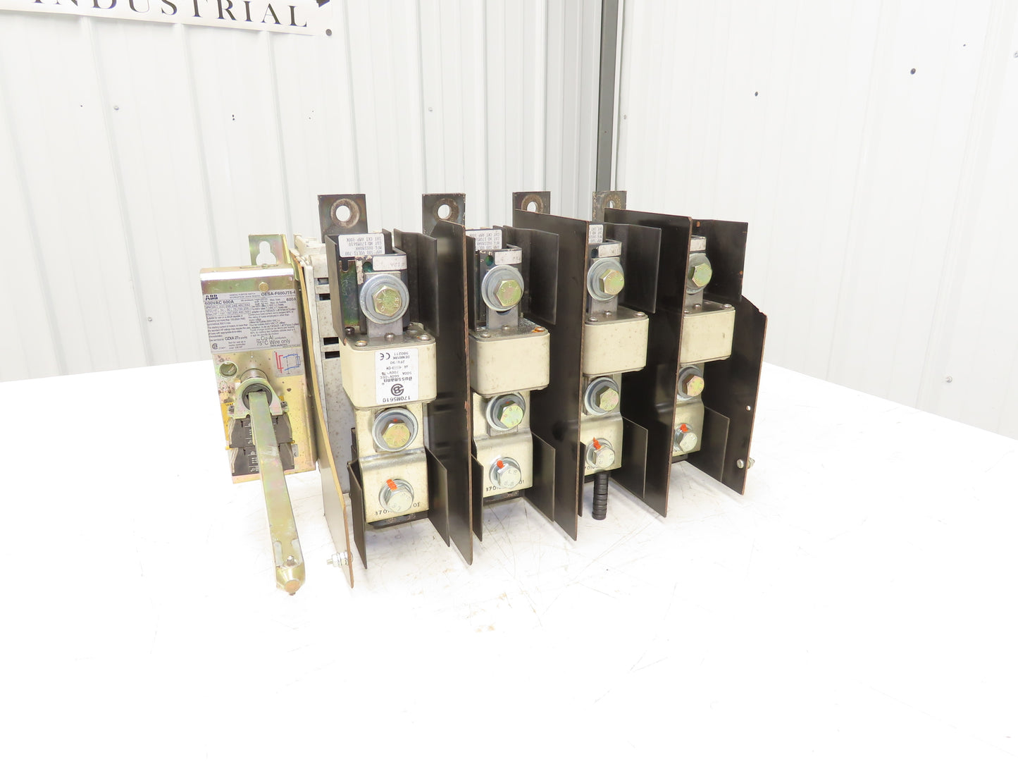 ABB OESA-F600JT6-4 Fusible Disconnect Switch 500Hp 600A 600VAC 4 Pole Fused