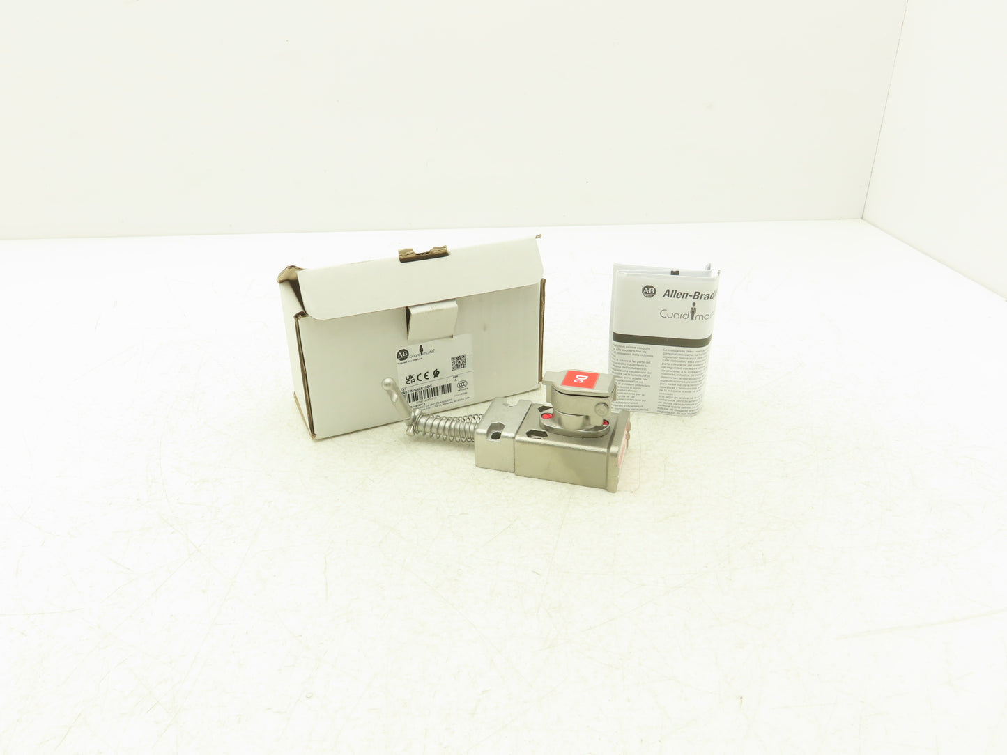 Allen Bradley 440T-MSALE10DC Guardmaster Trapped Key Interlock Switch No Key