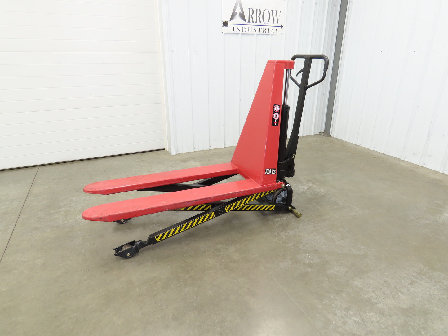 Uline H-5442 Manual Narrow Pallet Lifter 3000lb Jack 46" Long 31" Lift Height