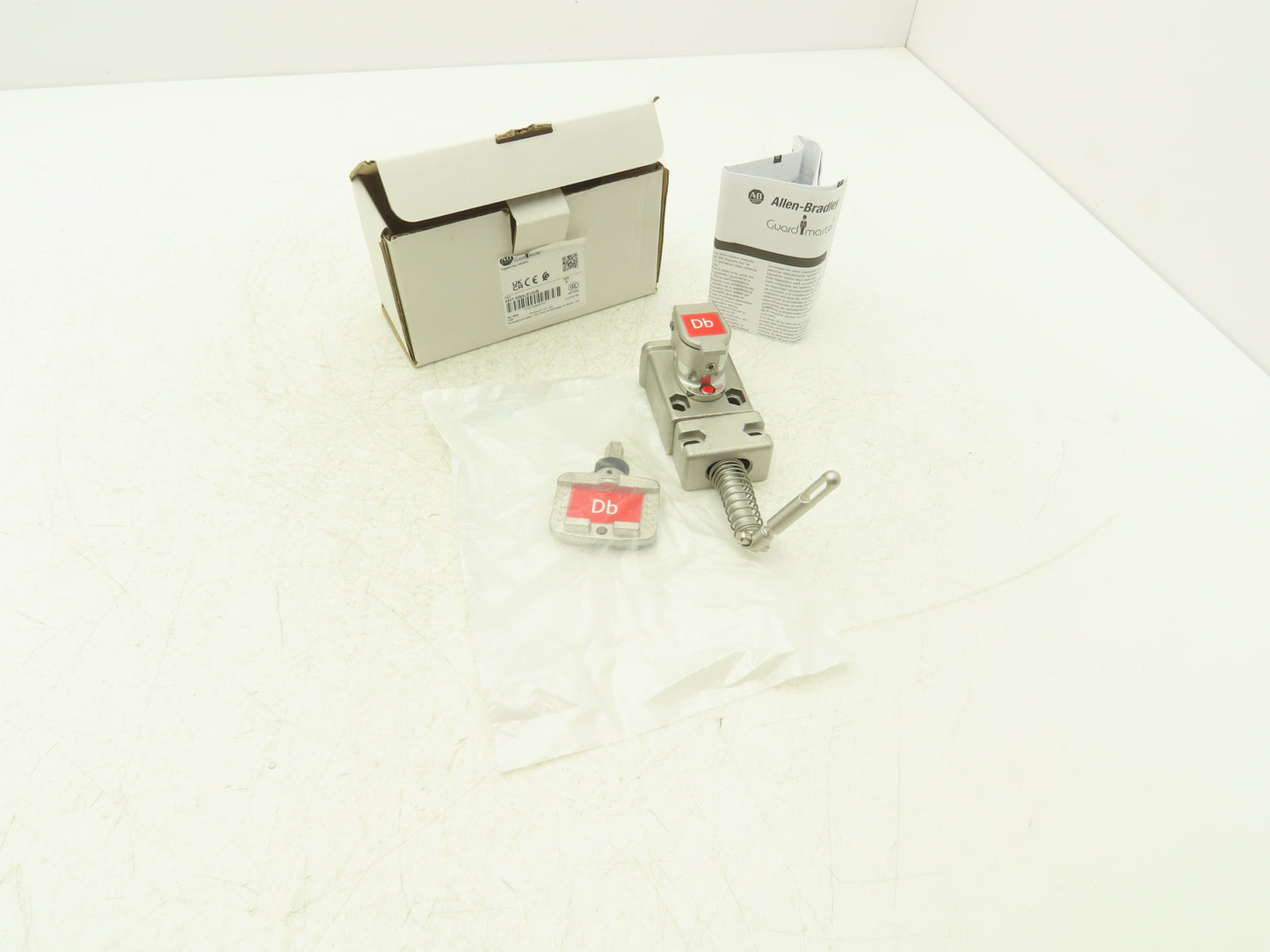 Allen Bradley 440T-MSALE10DB Guardmaster Trapped Key Interlock Switch With Key