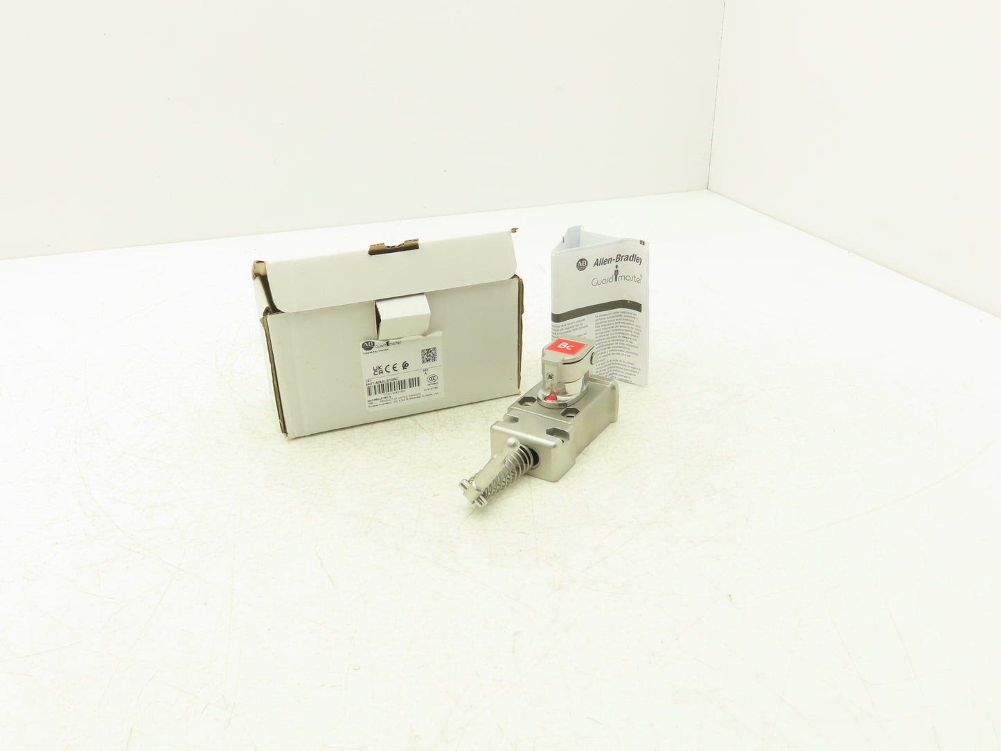Allen Bradley 440T-MSALE10BC Guardmaster Trapped Key Interlock Switch No Key