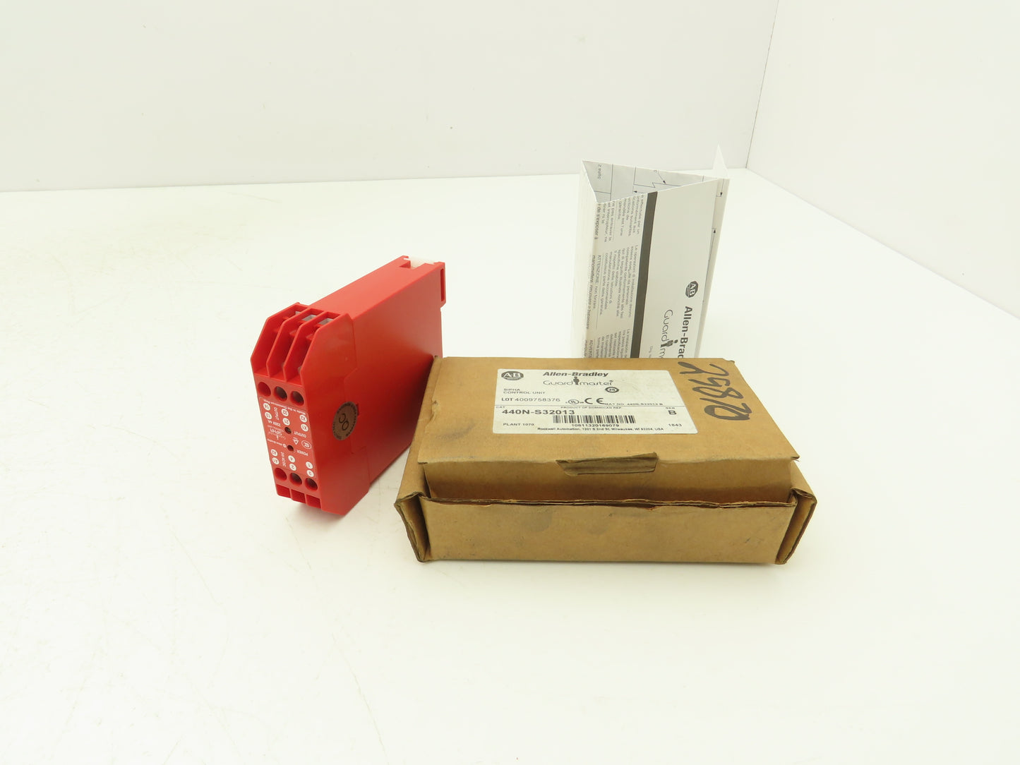 Allen Bradley 440N-S32013 Guardmaster Safety Relay Sipha Control Unit 24V Ser B