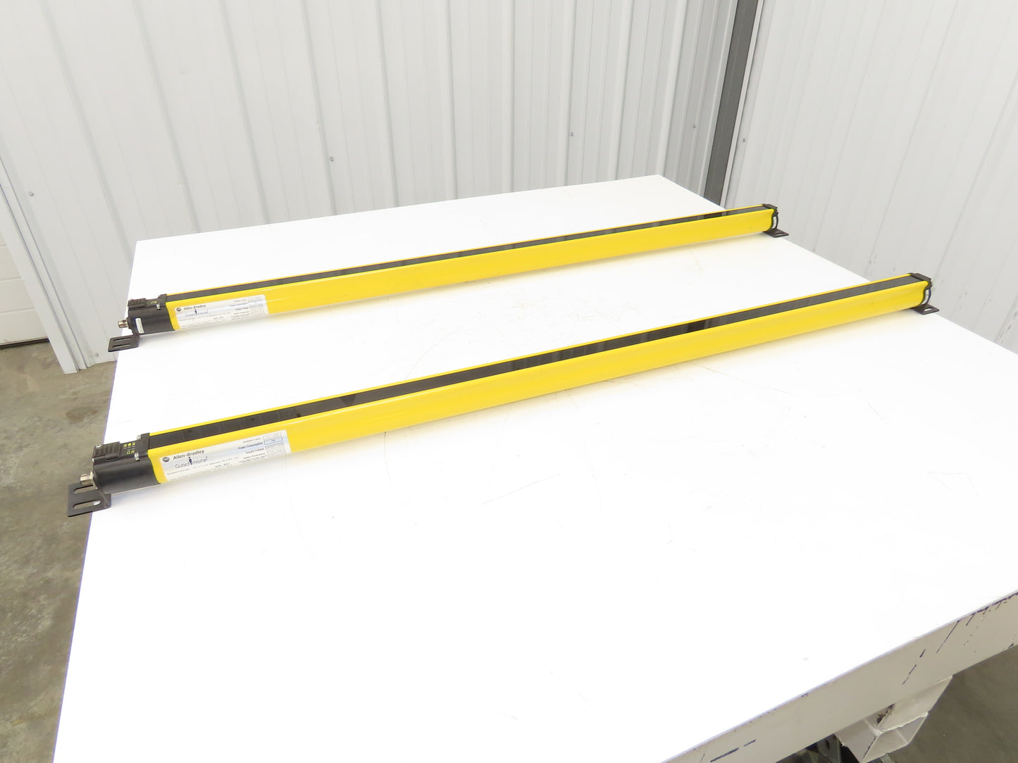 Allen Bradley GuardShield Safety Light Curtain Transmitter/Receiver Set 1120mm