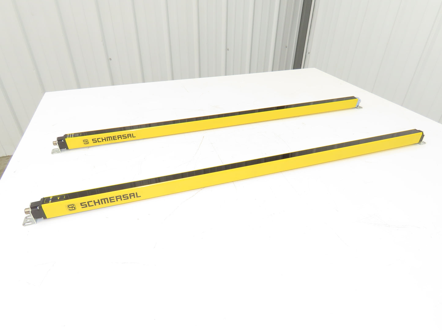 Schmersal SLC440-ER-0890-14-01 Safety Light Curtain Transmitter & Receiver Set