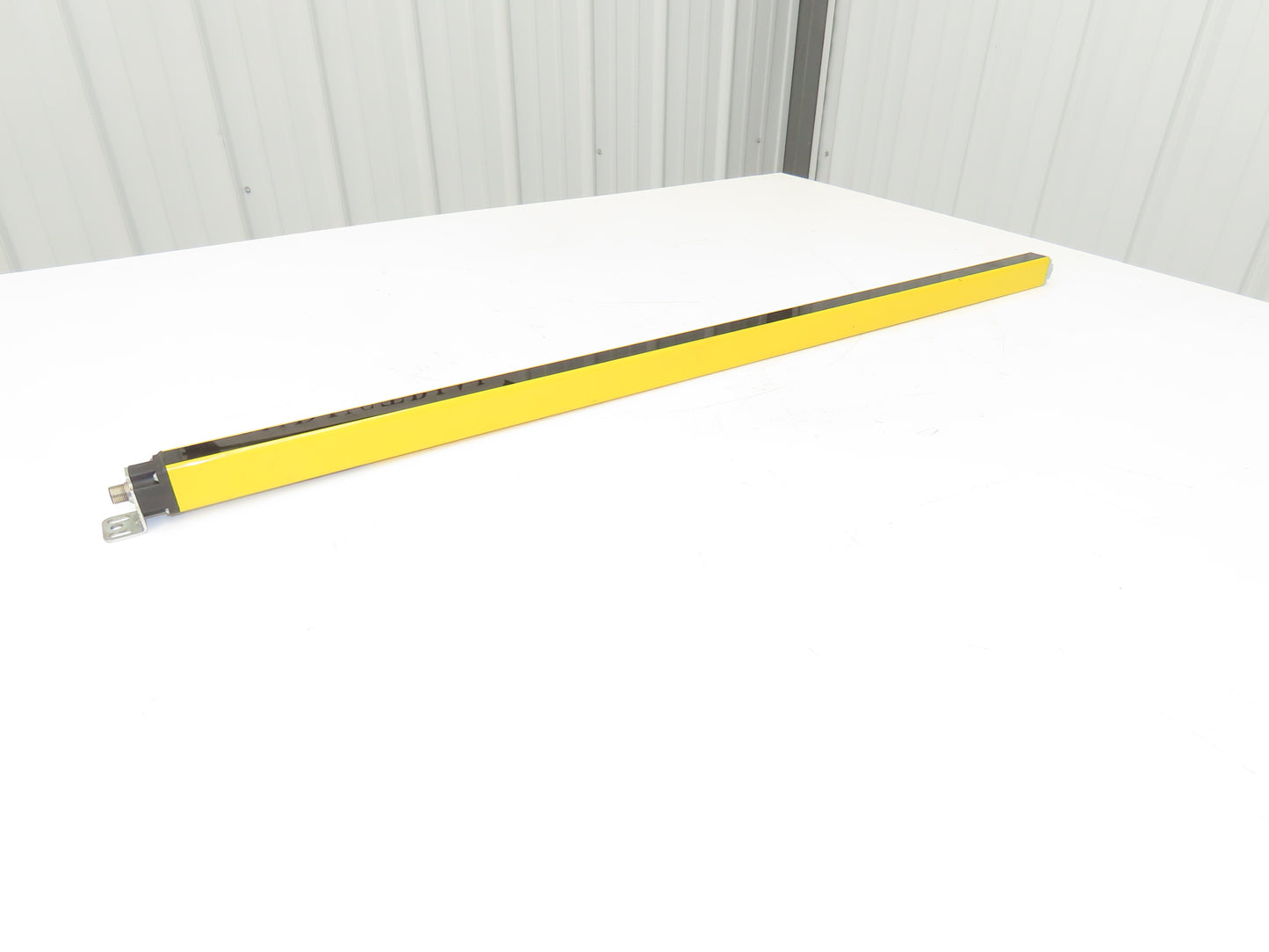 Schmersal SLC440COM-ER-0890-14 Safety Light Curtain Transmitter