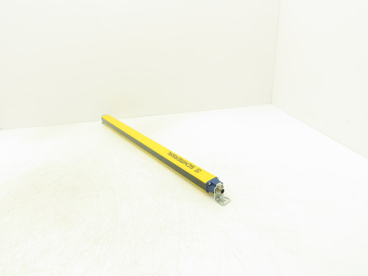 Schmersal SLC440COM-E-0650-14 Safety Light Curtain Transmitter Only