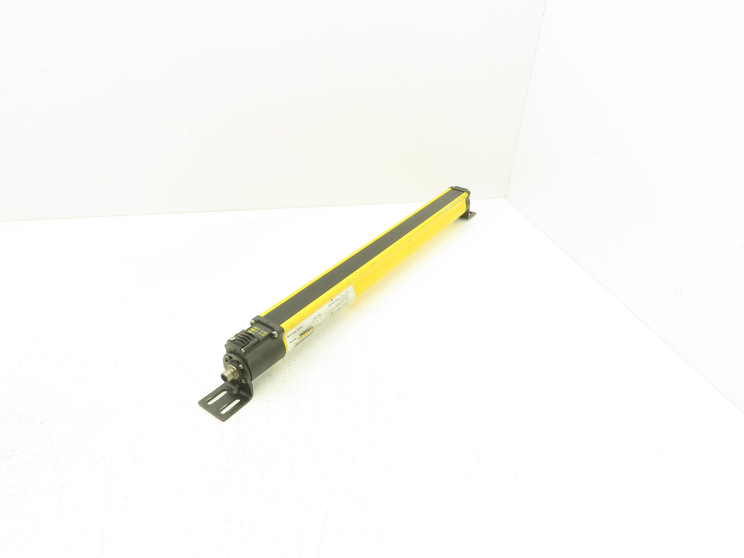 Allen Bradley 440L-R4J0480YD Light Curtain Guardmaster Receiver Only Ser A Rev B