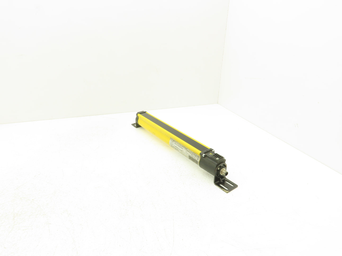 Allen Bradley 440L-T4J0320YD Light Curtain Guardmaster Transmitter Ser A Rev A