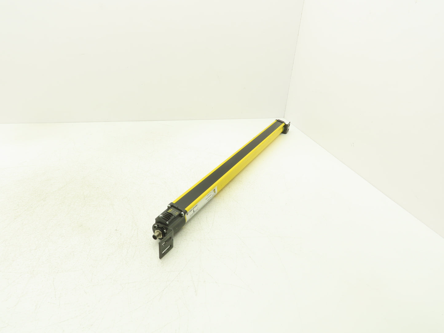 440L-R4J0640YD Guardmaster Guardshield Safety Light Curtain Receiver Only 640mm