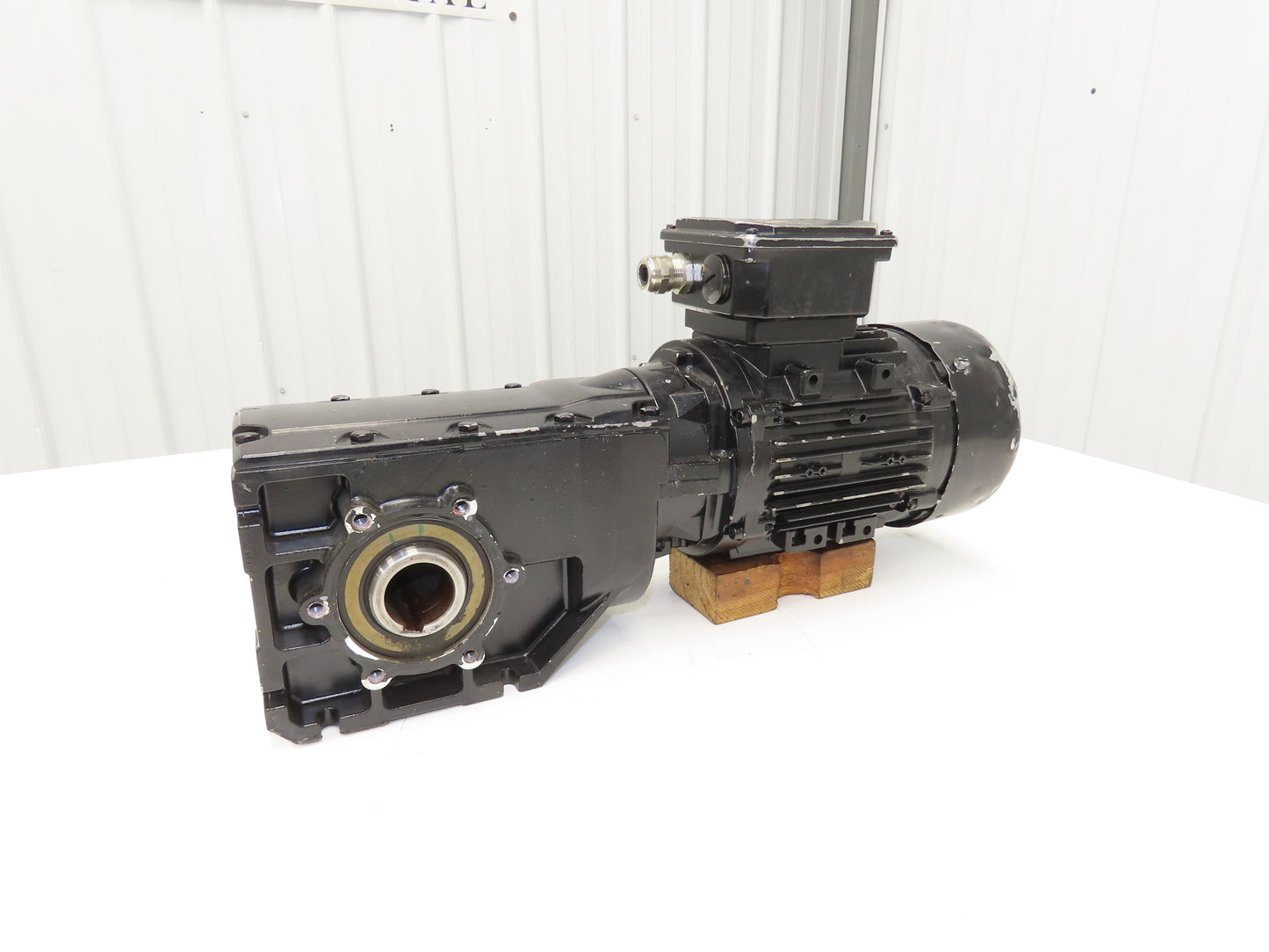 Lenze Gearmotor 49.25 Ratio 36rpm 230/460V 3PH 1-3/8" Hollow Shaft Reducer