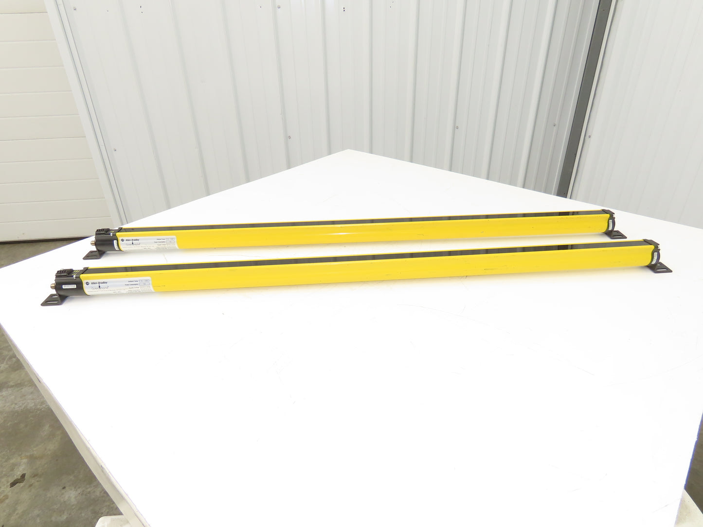 A-B 440L-P4K1120YD Guardshield Safety Light Curtain Transmitter/Receiver Set