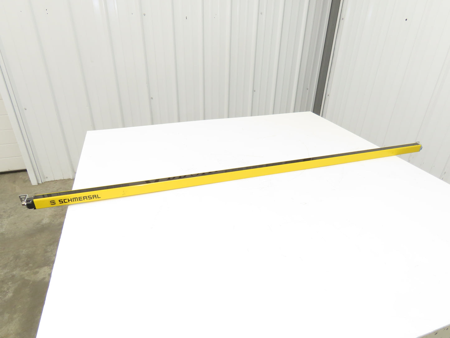 Schmersal SLC440COM-E-1450-14-1050 Safety Light Curtain Emitter -Needs Repair