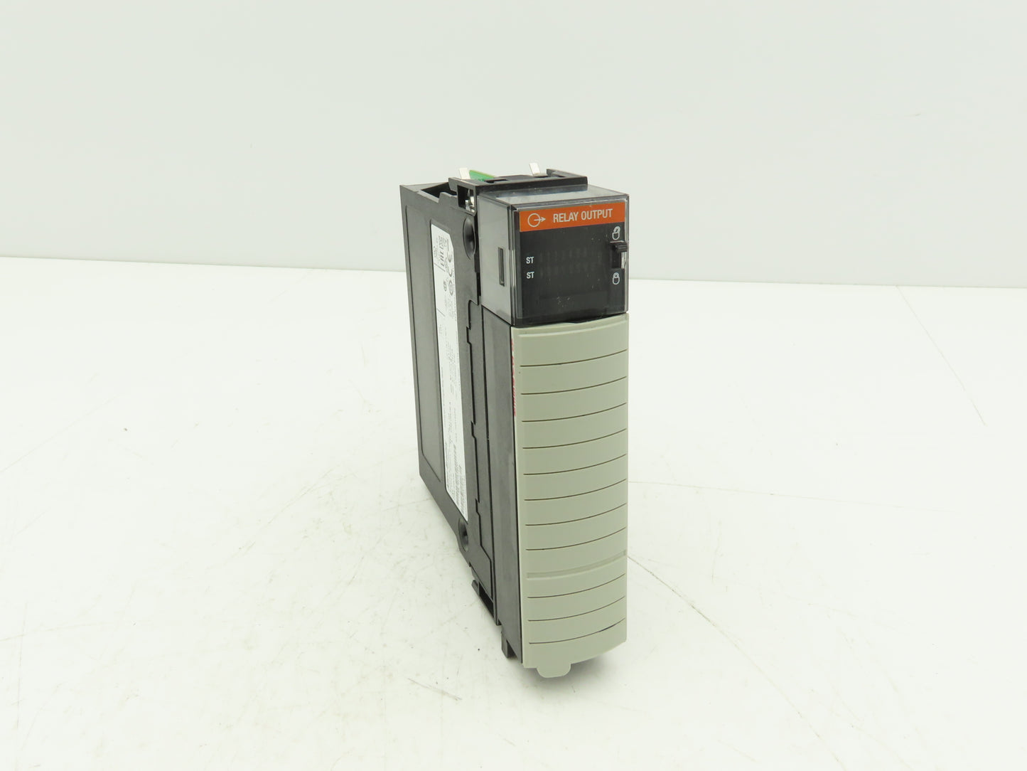 Allen Bradley 1756-OW16I ControlLogix 16PT Relay Output 24VDC Ser A FW 3.003