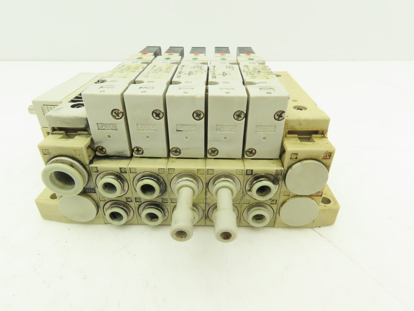 SMC SS5V2-05D Pneumatic Solenoid Valve 5-Station Manifold SV2200-5FU Valves