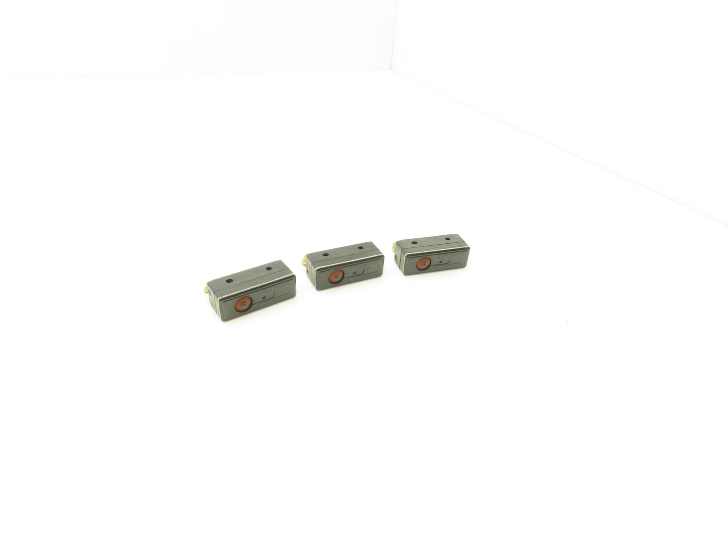 Honeywell BZ-2R5551-P4 Micro Switch Pin Plunger 15A 125/250/480VAC Lot of 3